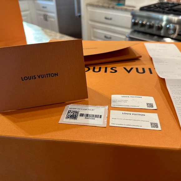 Louis Vuitton Neverfull MM Turtledove Monogram Empreinte with Pouchette. - Picture 13 of 15